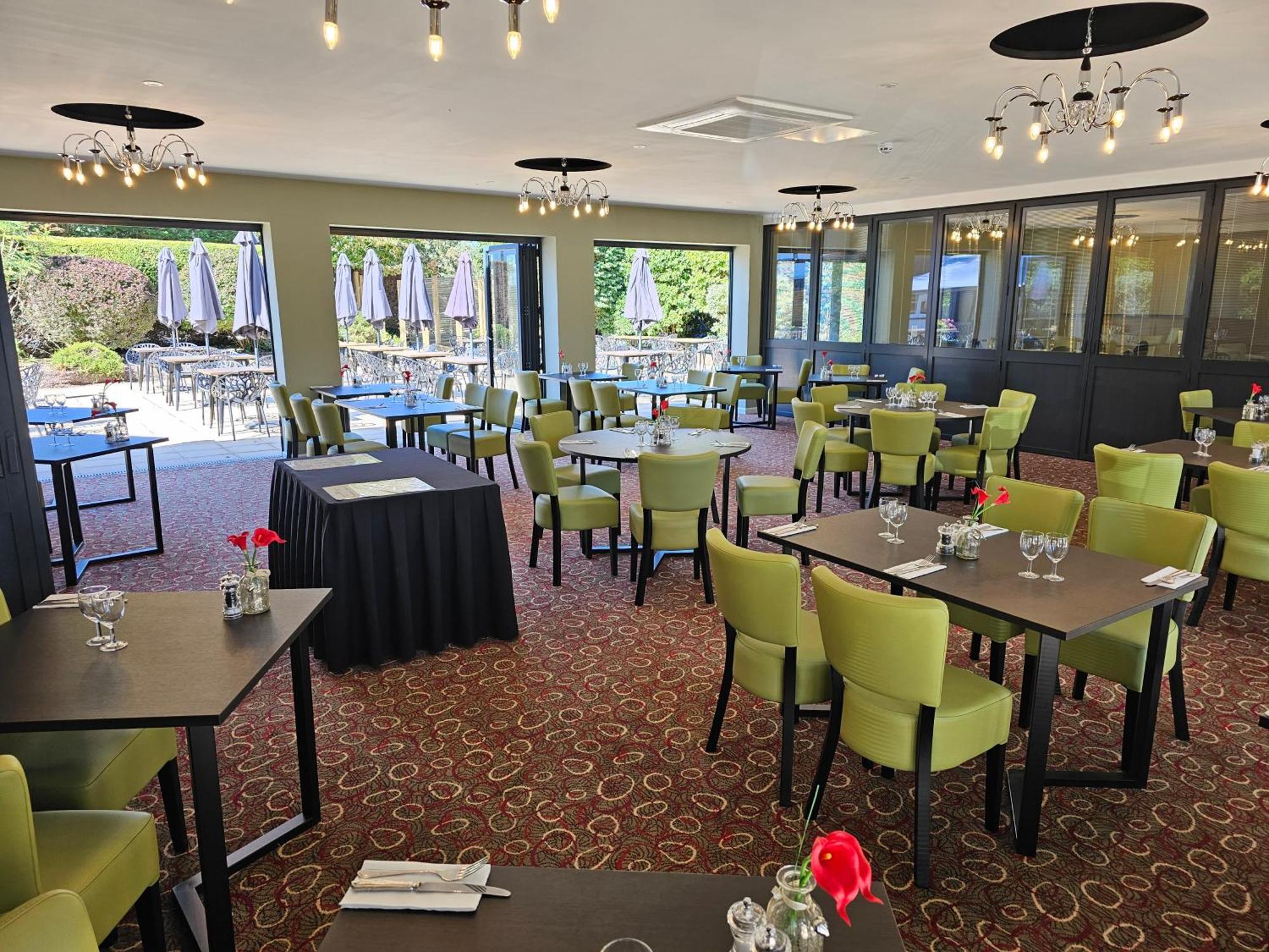 Hotel South Lawn 3*