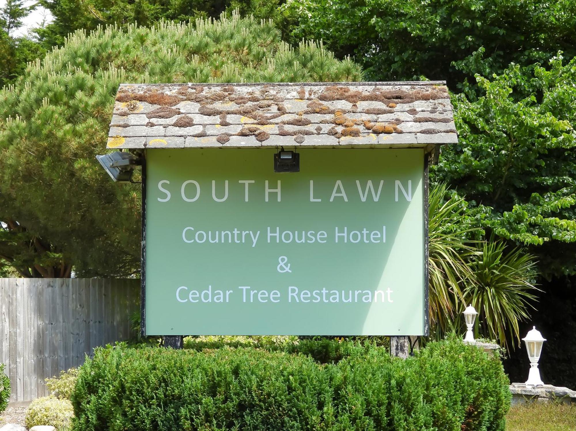 South Lawn Hotel 3*